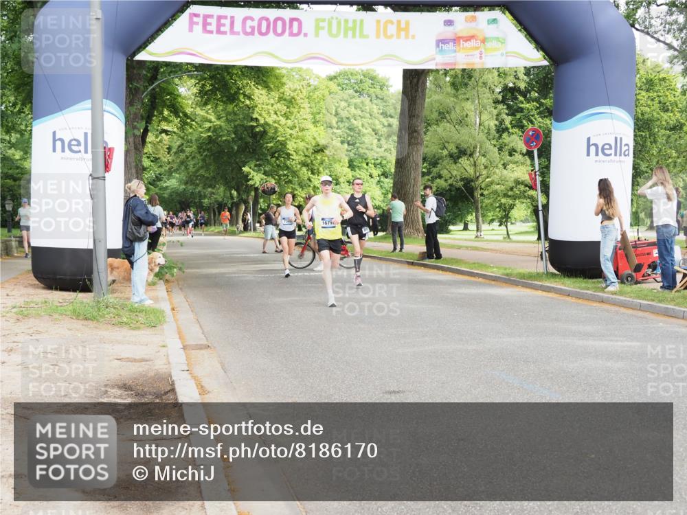29.06.2025 - hella hamburg halbmarathon MichiJ http://msf.ph/oto/8186170 29.06.2025 10:18:46 Zwischen KM18-KM19 1827, 7389, 10486, 17374, 17428 meine-sportfotos.de