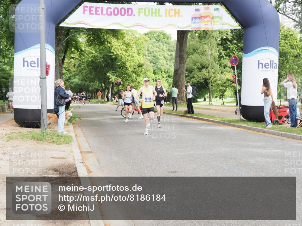 29.06.2025 - hella hamburg halbmarathon MichiJ http://msf.ph/oto/8186184 29.06.2025 10:18:46 Zwischen KM18-KM19 1827, 7389, 10486, 17374, 17428 meine-sportfotos.de