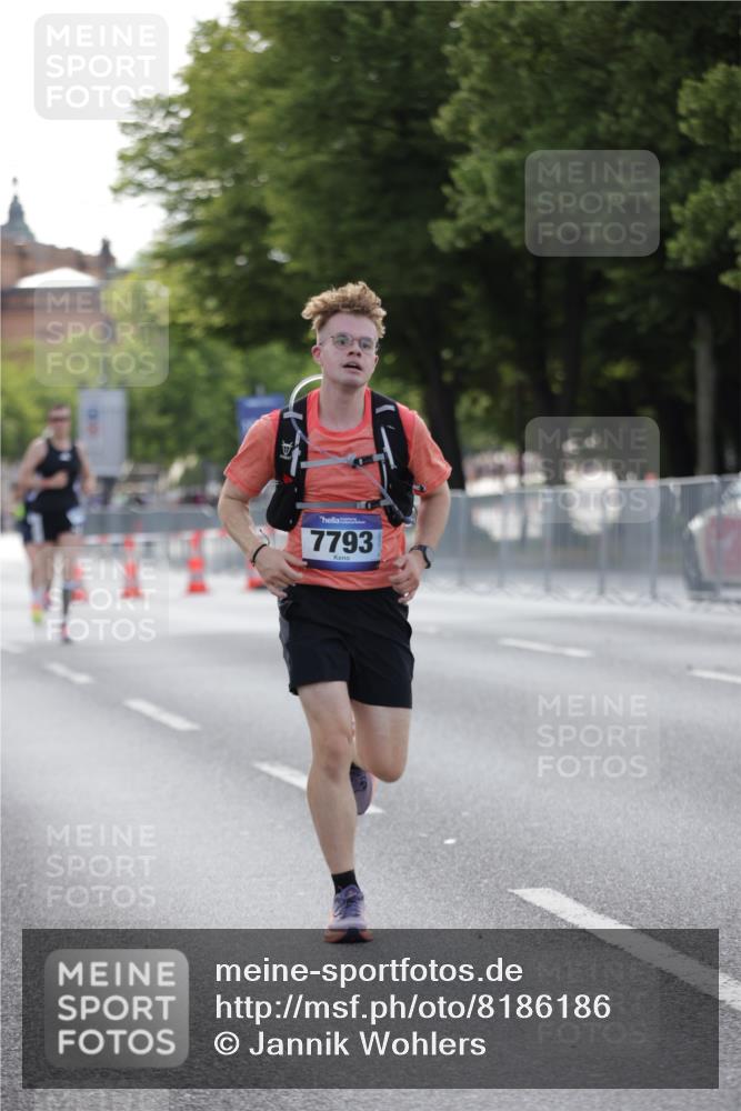 29.06.2025 - hella hamburg halbmarathon Jannik Wohlers http://msf.ph/oto/8186186 29.06.2025 09:43:46 Lombardsbrücke 1122, 1953, 2483, 5308, 7231, 7793, 9047, 9079, 10173, 10222, 10655, 13383, 13606 meine-sportfotos.de