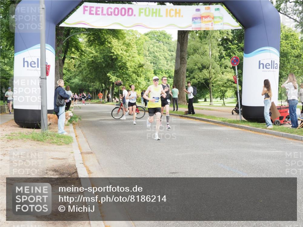 29.06.2025 - hella hamburg halbmarathon MichiJ http://msf.ph/oto/8186214 29.06.2025 10:18:46 Zwischen KM18-KM19 1827, 7389, 10486, 17374, 17428 meine-sportfotos.de