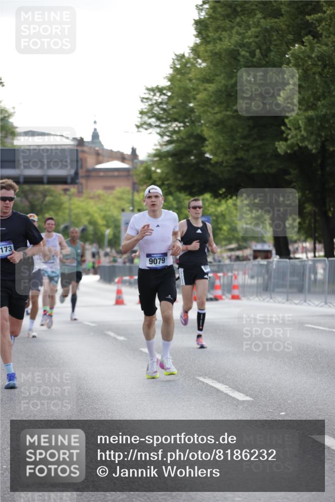 29.06.2025 - hella hamburg halbmarathon Jannik Wohlers http://msf.ph/oto/8186232 29.06.2025 09:43:48 Lombardsbrücke 1122, 1953, 5308, 7231, 7793, 8975, 9047, 9079, 10173, 10222, 10655, 13383, 13606 meine-sportfotos.de