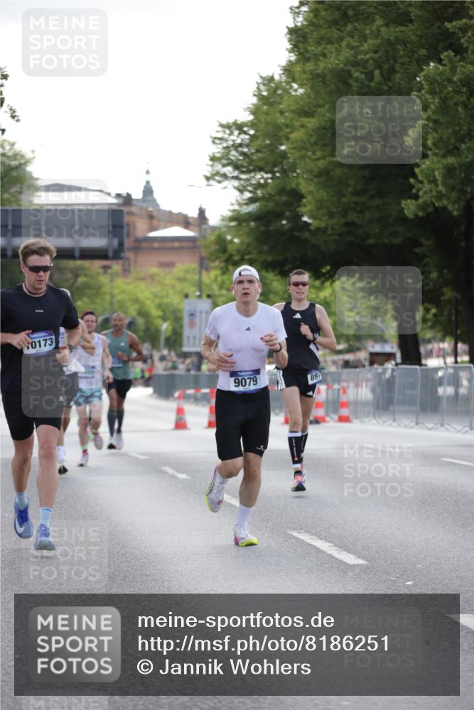 29.06.2025 - hella hamburg halbmarathon Jannik Wohlers http://msf.ph/oto/8186251 29.06.2025 09:43:49 Lombardsbrücke 1122, 1953, 5308, 5344, 7231, 7793, 8975, 9047, 9079, 10173, 10222, 10655, 10790, 13383, 13606, 15655 meine-sportfotos.de
