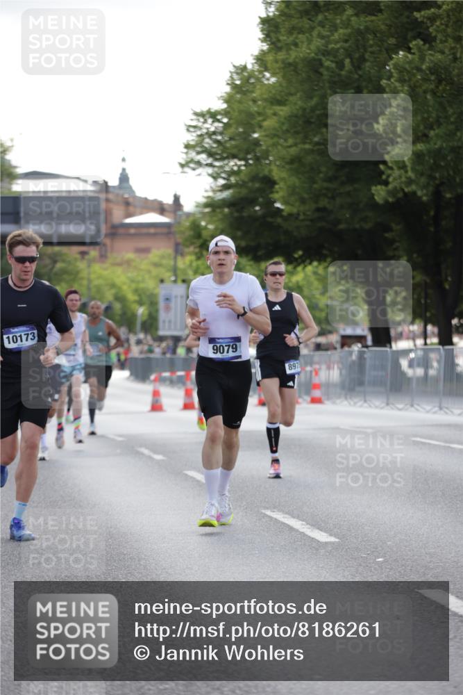 29.06.2025 - hella hamburg halbmarathon Jannik Wohlers http://msf.ph/oto/8186261 29.06.2025 09:43:49 Lombardsbrücke 1122, 1953, 5308, 5344, 7231, 7793, 8975, 9047, 9079, 10173, 10222, 10655, 10790, 13383, 13606, 15655 meine-sportfotos.de