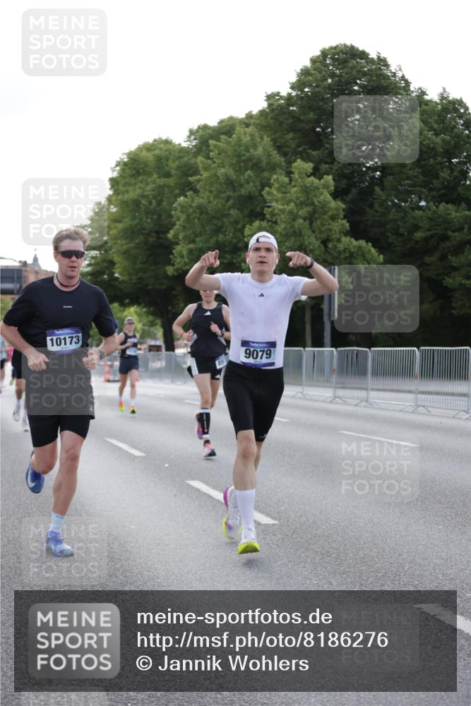 29.06.2025 - hella hamburg halbmarathon Jannik Wohlers http://msf.ph/oto/8186276 29.06.2025 09:43:51 Lombardsbrücke 1122, 1953, 5308, 5344, 7231, 7793, 8975, 9047, 9079, 10173, 10222, 10655, 10790, 13606, 14828, 15655 meine-sportfotos.de