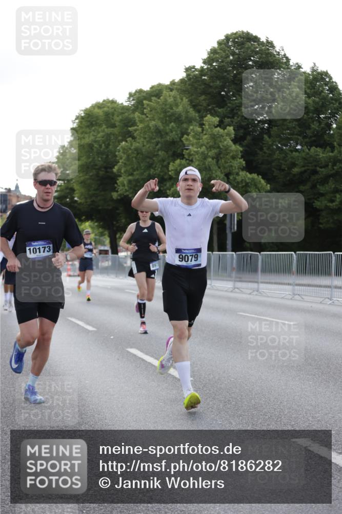 29.06.2025 - hella hamburg halbmarathon Jannik Wohlers http://msf.ph/oto/8186282 29.06.2025 09:43:51 Lombardsbrücke 1122, 1953, 5308, 5344, 7231, 7793, 8975, 9047, 9079, 10173, 10222, 10655, 10790, 13606, 14828, 15655 meine-sportfotos.de