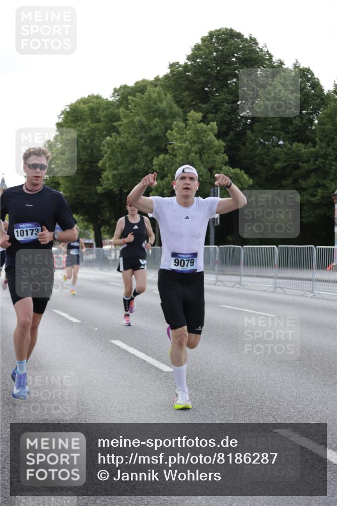 29.06.2025 - hella hamburg halbmarathon Jannik Wohlers http://msf.ph/oto/8186287 29.06.2025 09:43:51 Lombardsbrücke 1122, 1953, 5308, 5344, 7231, 7793, 8975, 9047, 9079, 10173, 10222, 10655, 10790, 13606, 14828, 15655 meine-sportfotos.de