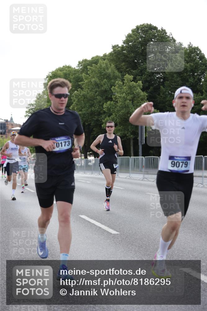 29.06.2025 - hella hamburg halbmarathon Jannik Wohlers http://msf.ph/oto/8186295 29.06.2025 09:43:51 Lombardsbrücke 1122, 1953, 5308, 5344, 7231, 7793, 8975, 9047, 9079, 10173, 10222, 10655, 10790, 13606, 14828, 15655 meine-sportfotos.de