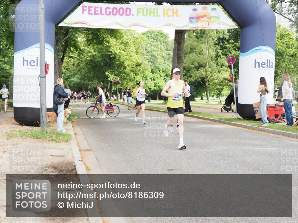 29.06.2025 - hella hamburg halbmarathon MichiJ http://msf.ph/oto/8186309 29.06.2025 10:18:47 Zwischen KM18-KM19 1827, 7389, 8975, 10486, 16711, 17374, 17428 meine-sportfotos.de