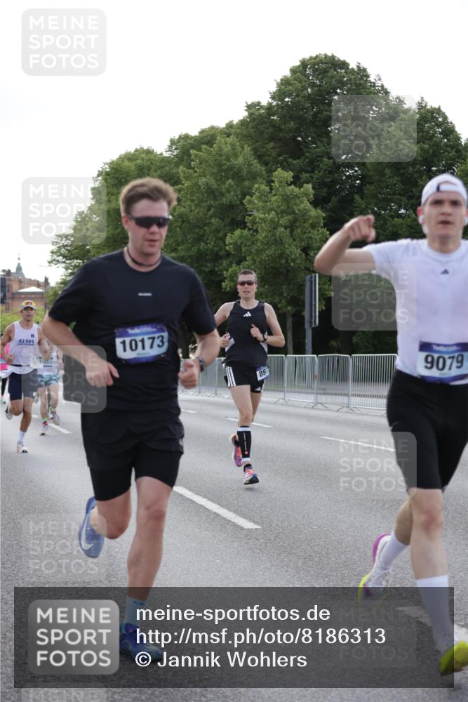 29.06.2025 - hella hamburg halbmarathon Jannik Wohlers http://msf.ph/oto/8186313 29.06.2025 09:43:51 Lombardsbrücke 1122, 1953, 5308, 5344, 7231, 7793, 8975, 9047, 9079, 10173, 10222, 10655, 10790, 13606, 14828, 15655 meine-sportfotos.de