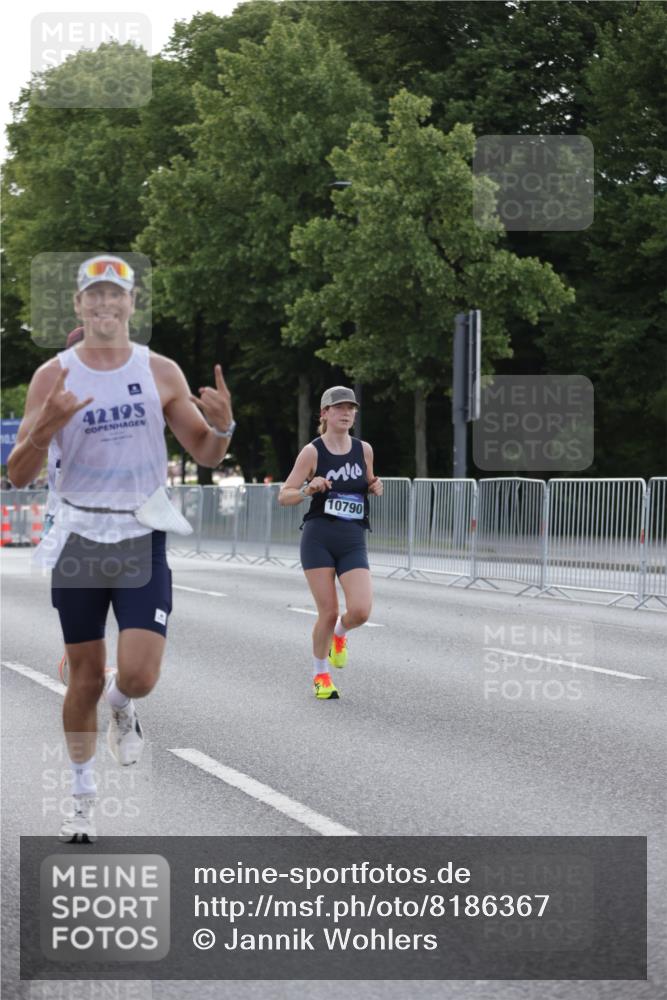 29.06.2025 - hella hamburg halbmarathon Jannik Wohlers http://msf.ph/oto/8186367 29.06.2025 09:43:53 Lombardsbrücke 1122, 2879, 5308, 5344, 7231, 7793, 8975, 9047, 9079, 10106, 10173, 10222, 10655, 10790, 13606, 14828, 15655, 16118, 17258 meine-sportfotos.de