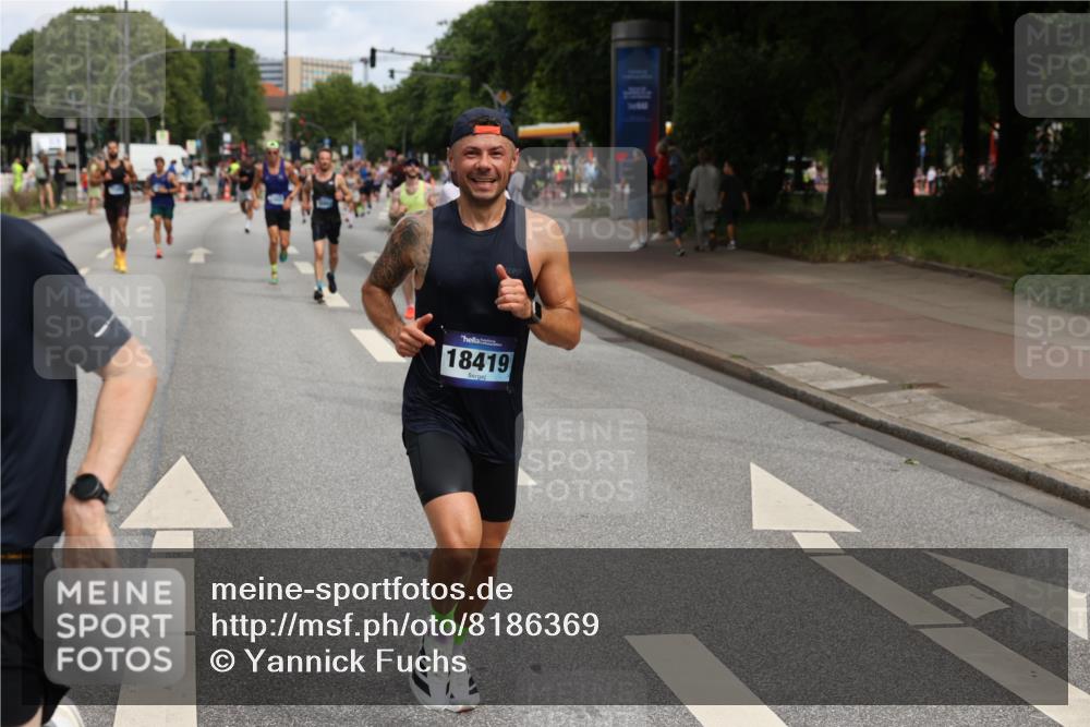 29.06.2025 - hella hamburg halbmarathon Yannick Fuchs http://msf.ph/oto/8186369 29.06.2025 10:29:48 20KM 1217, 1562, 4740, 5269, 5554, 6704, 7466, 7867, 7972, 8395, 8864, 8901, 10771, 11559, 12204, 12369, 12751, 14603, 14629, 14952, 15390, 15391, 15991, 16140, 16177, 16695, 16712, 16811, 16963, 16964, 17022, 17643, 17826, 18183, 18220, 18419, 19022 meine-sportfotos.de