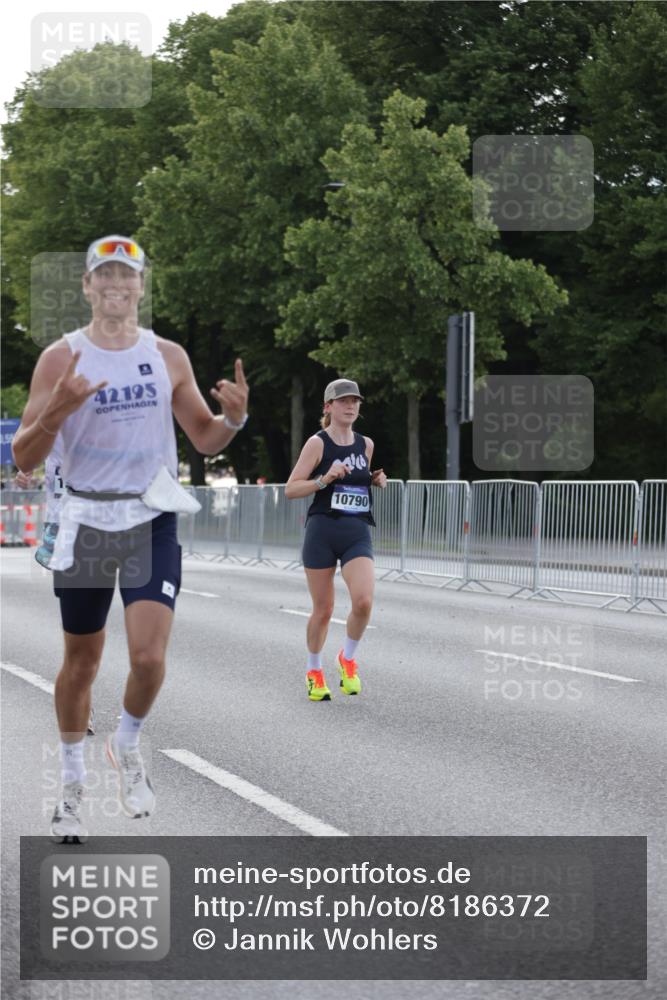 29.06.2025 - hella hamburg halbmarathon Jannik Wohlers http://msf.ph/oto/8186372 29.06.2025 09:43:53 Lombardsbrücke 1122, 2879, 5308, 5344, 7231, 7793, 8975, 9047, 9079, 10106, 10173, 10222, 10655, 10790, 13606, 14828, 15655, 16118, 17258 meine-sportfotos.de