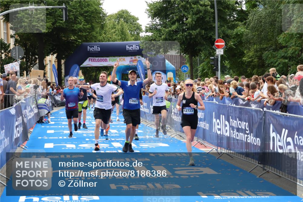29.06.2025 - hella hamburg halbmarathon Zöllner http://msf.ph/oto/8186386 29.06.2025 10:43:10 Ziel 4229, 6721, 7026, 7451, 9833, 10251, 10469, 11177, 12153, 12657, 12723, 12776, 12839, 15255, 17177, 19038 meine-sportfotos.de