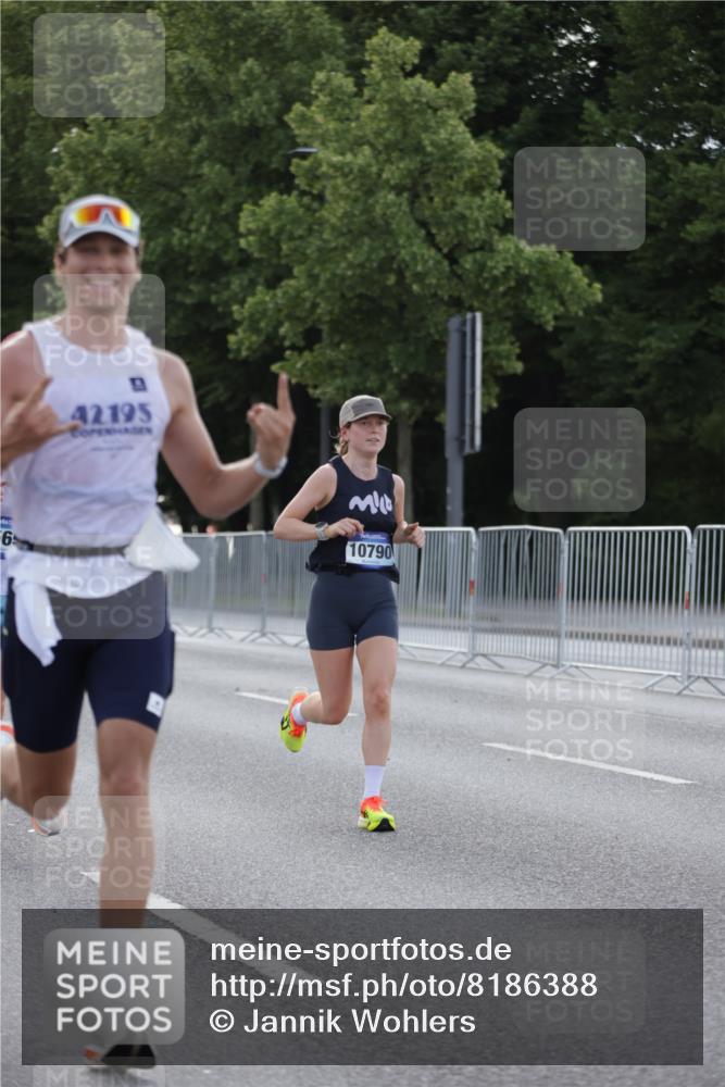 29.06.2025 - hella hamburg halbmarathon Jannik Wohlers http://msf.ph/oto/8186388 29.06.2025 09:43:54 Lombardsbrücke 1122, 2879, 5344, 7231, 7793, 8975, 9047, 9079, 10106, 10173, 10655, 10790, 13606, 14828, 15655, 16118, 17258 meine-sportfotos.de
