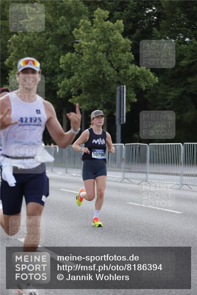 29.06.2025 - hella hamburg halbmarathon Jannik Wohlers http://msf.ph/oto/8186394 29.06.2025 09:43:54 Lombardsbrücke 1122, 2879, 5344, 7231, 7793, 8975, 9047, 9079, 10106, 10173, 10655, 10790, 13606, 14828, 15655, 16118, 17258 meine-sportfotos.de