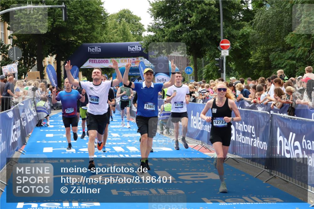 29.06.2025 - hella hamburg halbmarathon Zöllner http://msf.ph/oto/8186401 29.06.2025 10:43:10 Ziel 4229, 6721, 7026, 7451, 9833, 10251, 10469, 11177, 12153, 12657, 12723, 12776, 12839, 15255, 17177, 19038 meine-sportfotos.de