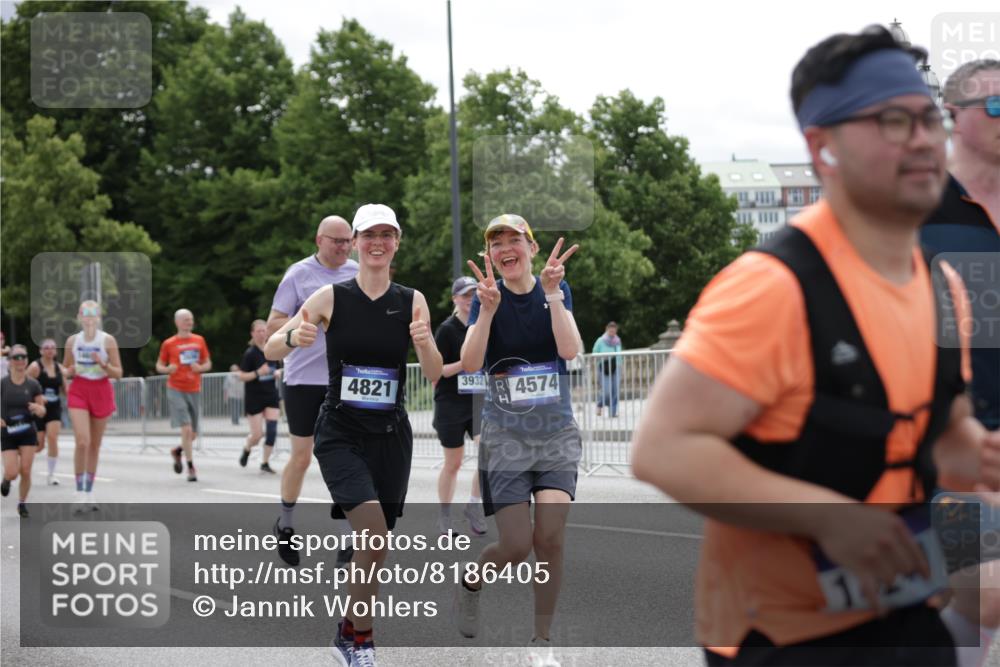 29.06.2025 - hella hamburg halbmarathon Jannik Wohlers http://msf.ph/oto/8186405 29.06.2025 11:11:22 Lombardsbrücke 1934, 2695, 2696, 2969, 3016, 3563, 3564, 3608, 3775, 3776, 3832, 3932, 4196, 4574, 4750, 4821, 4881, 6000, 6001, 6242, 6454, 6455, 7050, 7686, 7687, 8768, 8831, 9322, 9415, 9683, 9871, 10822, 10827, 10997, 11005, 11796, 13298, 14078, 14656, 14806, 14859, 15238, 15746, 16219, 16268, 16438, 16485, 16773, 17570, 17711, 18260, 18383, 18955 meine-sportfotos.de