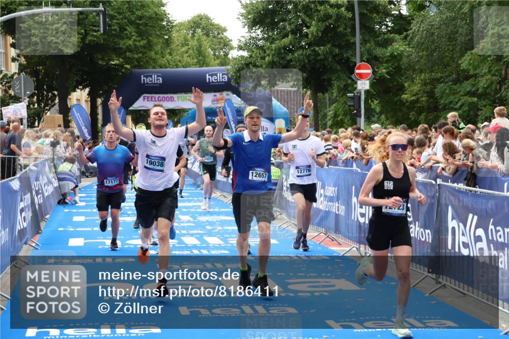 29.06.2025 - hella hamburg halbmarathon Zöllner http://msf.ph/oto/8186411 29.06.2025 10:43:11 Ziel 4229, 6721, 7026, 7093, 7451, 9833, 10251, 11177, 12153, 12657, 12723, 12776, 12839, 15255, 15706, 17177, 19038 meine-sportfotos.de