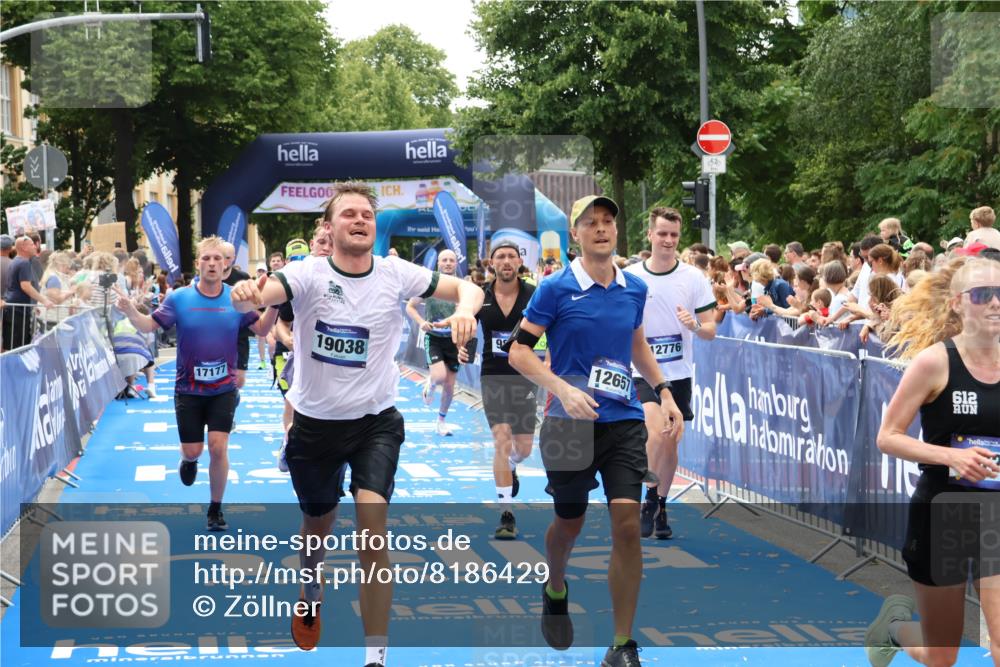 29.06.2025 - hella hamburg halbmarathon Zöllner http://msf.ph/oto/8186429 29.06.2025 10:43:11 Ziel 4229, 6721, 7026, 7093, 7451, 9833, 10251, 11177, 12153, 12657, 12723, 12776, 12839, 15255, 15706, 17177, 19038 meine-sportfotos.de