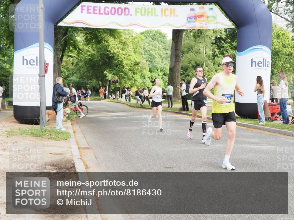 29.06.2025 - hella hamburg halbmarathon MichiJ http://msf.ph/oto/8186430 29.06.2025 10:18:48 Zwischen KM18-KM19 1827, 7349, 7389, 8975, 10486, 16711, 17428 meine-sportfotos.de