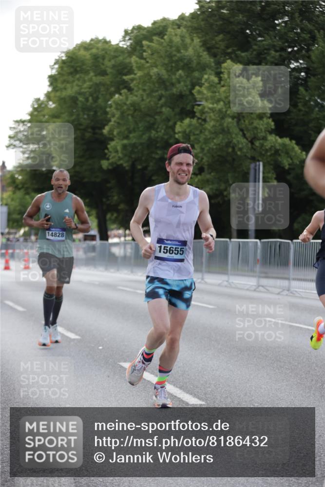 29.06.2025 - hella hamburg halbmarathon Jannik Wohlers http://msf.ph/oto/8186432 29.06.2025 09:43:55 Lombardsbrücke 1122, 2879, 5344, 7231, 7793, 8975, 9047, 9079, 10106, 10173, 10655, 10790, 11877, 14828, 15655, 16118, 17258 meine-sportfotos.de