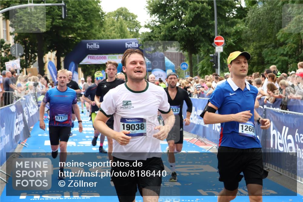29.06.2025 - hella hamburg halbmarathon Zöllner http://msf.ph/oto/8186440 29.06.2025 10:43:12 Ziel 1675, 4229, 6721, 7026, 7093, 7451, 9833, 10251, 11177, 12153, 12657, 12723, 12776, 12839, 15255, 15706, 17177, 18304, 19038 meine-sportfotos.de