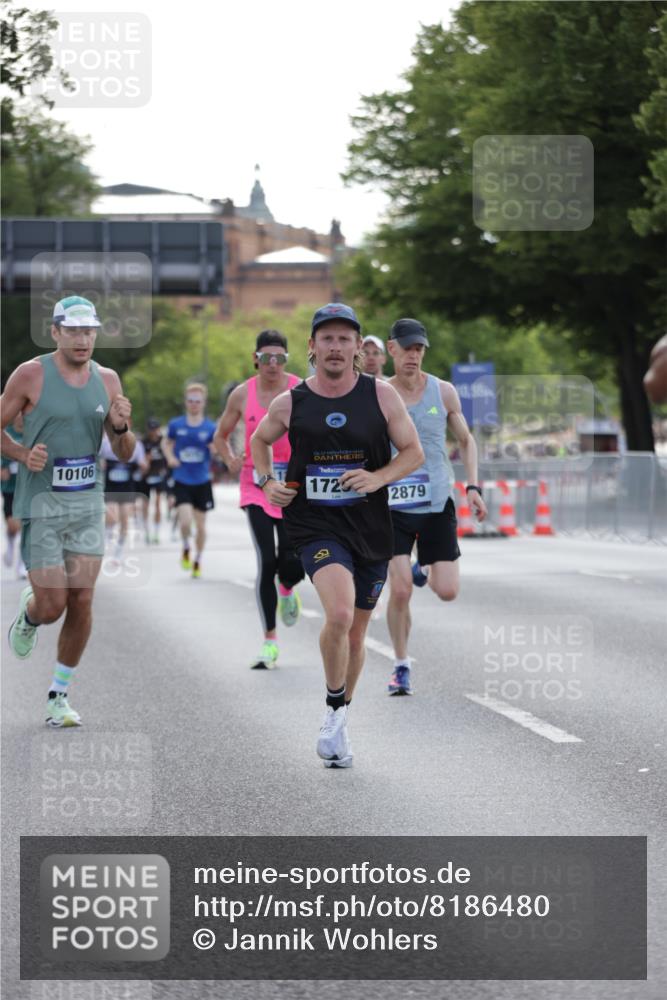 29.06.2025 - hella hamburg halbmarathon Jannik Wohlers http://msf.ph/oto/8186480 29.06.2025 09:43:56 Lombardsbrücke 1122, 2879, 5344, 7231, 7793, 8975, 9047, 9079, 10106, 10173, 10655, 10790, 11877, 14828, 15655, 16118, 17258 meine-sportfotos.de