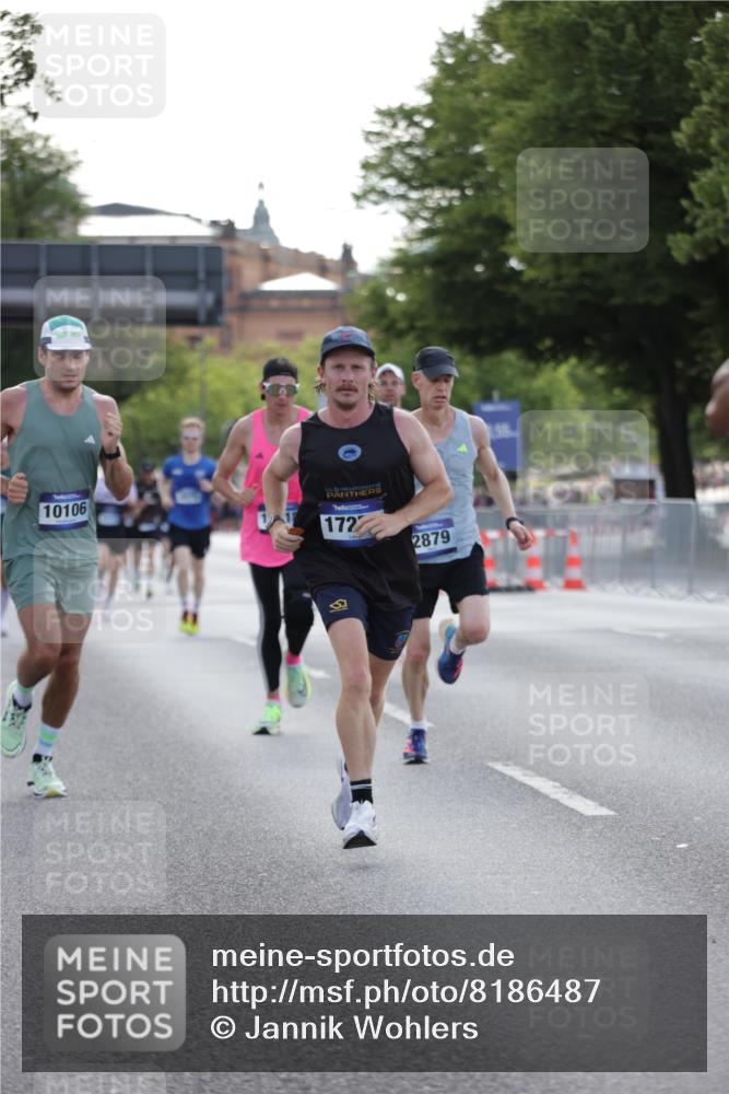 29.06.2025 - hella hamburg halbmarathon Jannik Wohlers http://msf.ph/oto/8186487 29.06.2025 09:43:56 Lombardsbrücke 1122, 2879, 5344, 7231, 7793, 8975, 9047, 9079, 10106, 10173, 10655, 10790, 11877, 14828, 15655, 16118, 17258 meine-sportfotos.de