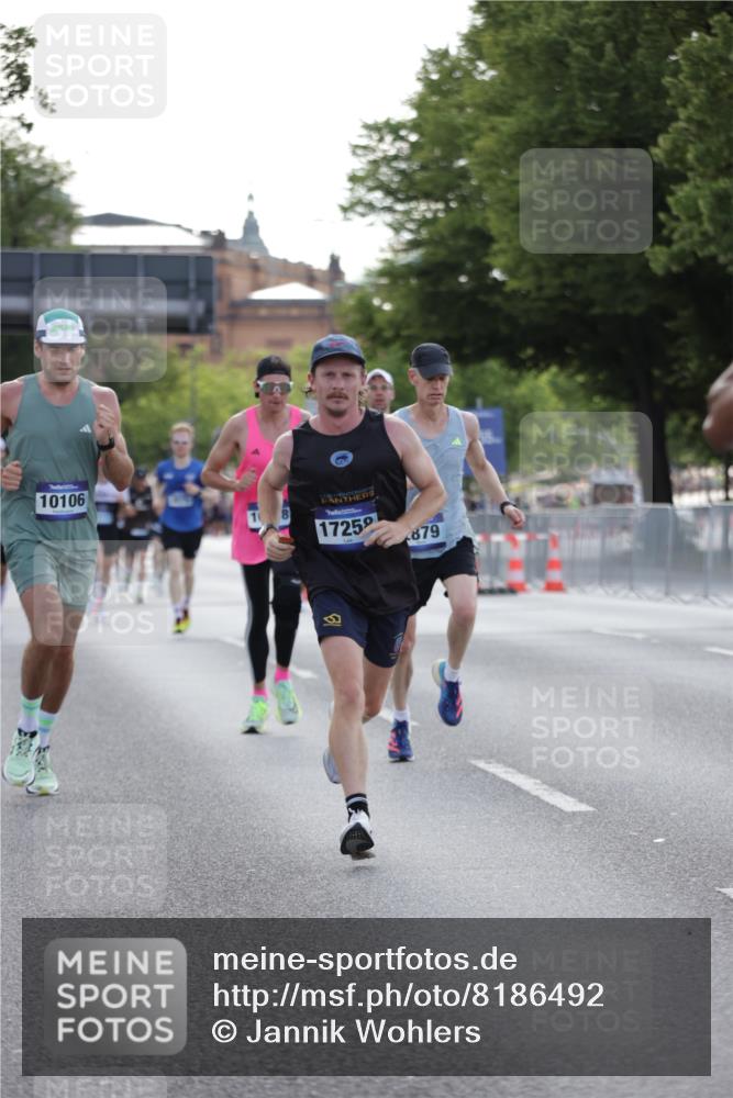 29.06.2025 - hella hamburg halbmarathon Jannik Wohlers http://msf.ph/oto/8186492 29.06.2025 09:43:56 Lombardsbrücke 1122, 2879, 5344, 7231, 7793, 8975, 9047, 9079, 10106, 10173, 10655, 10790, 11877, 14828, 15655, 16118, 17258 meine-sportfotos.de