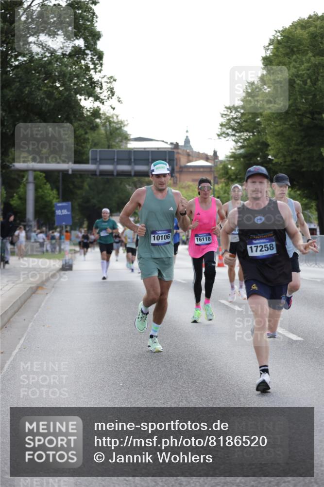 29.06.2025 - hella hamburg halbmarathon Jannik Wohlers http://msf.ph/oto/8186520 29.06.2025 09:43:57 Lombardsbrücke 1122, 2879, 5344, 7231, 7793, 8975, 9079, 10106, 10173, 10655, 10790, 11877, 14828, 15655, 16118, 17258 meine-sportfotos.de