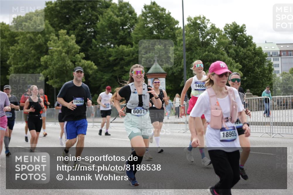29.06.2025 - hella hamburg halbmarathon Jannik Wohlers http://msf.ph/oto/8186538 29.06.2025 11:11:25 Lombardsbrücke 1934, 2695, 2696, 2969, 3016, 3608, 3667, 3932, 4196, 4574, 4821, 4881, 5326, 6000, 6001, 6242, 6454, 6455, 7050, 7686, 7687, 7939, 8768, 8831, 9322, 9415, 9683, 10822, 10827, 10997, 11005, 11796, 13298, 14078, 14082, 14656, 14806, 14859, 15238, 15746, 16219, 16268, 16438, 16485, 16773, 17570, 18260, 18383, 18955 meine-sportfotos.de