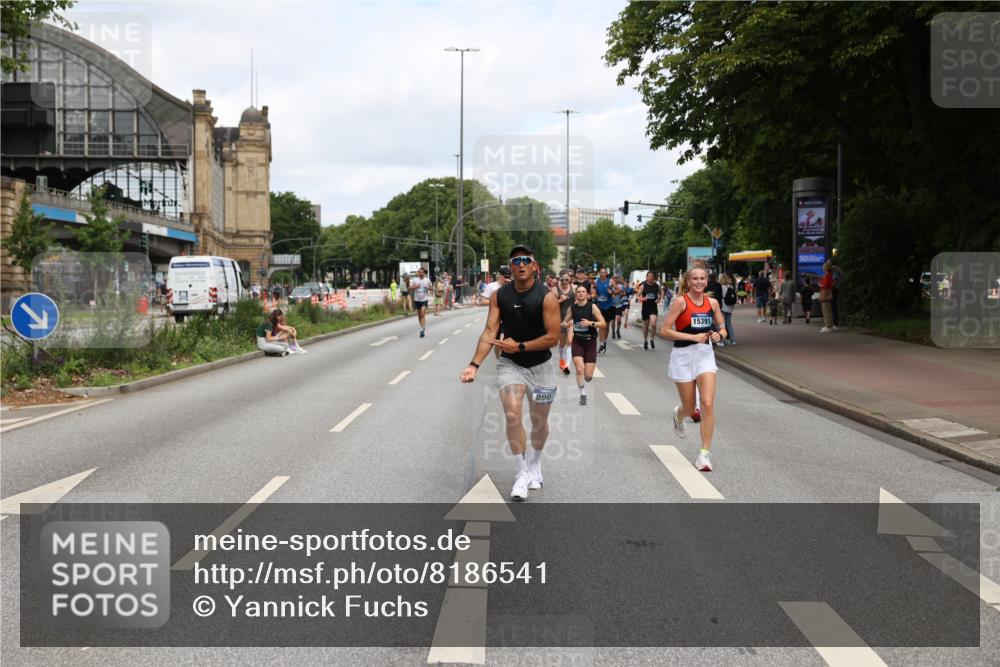 29.06.2025 - hella hamburg halbmarathon Yannick Fuchs http://msf.ph/oto/8186541 29.06.2025 10:29:57 20KM 57, 1344, 1562, 4740, 4944, 5269, 5554, 6704, 7466, 7867, 8901, 10771, 11559, 11898, 12044, 12204, 12751, 14629, 14952, 15390, 15391, 15991, 16140, 16177, 16695, 16811, 16963, 16964, 17022, 17643, 17826, 18183, 18220, 18237 meine-sportfotos.de