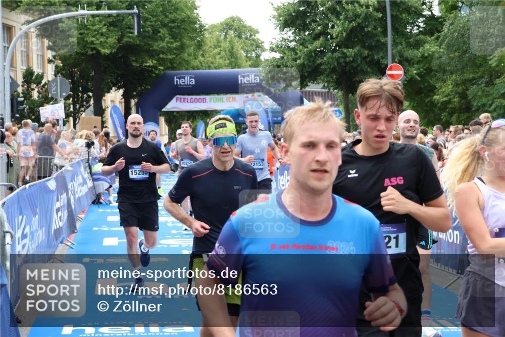 29.06.2025 - hella hamburg halbmarathon Zöllner http://msf.ph/oto/8186563 29.06.2025 10:43:14 Ziel 1675, 4229, 6721, 7026, 7093, 7451, 9833, 10251, 11177, 12153, 15255, 15706, 17177, 18304 meine-sportfotos.de