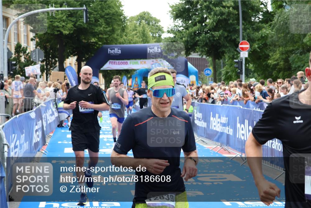 29.06.2025 - hella hamburg halbmarathon Zöllner http://msf.ph/oto/8186608 29.06.2025 10:43:15 Ziel 1675, 7026, 7093, 7451, 10251, 11177, 12153, 15255, 15706, 16314, 18304 meine-sportfotos.de