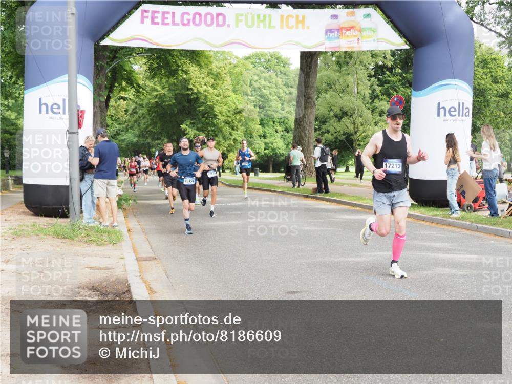 29.06.2025 - hella hamburg halbmarathon MichiJ http://msf.ph/oto/8186609 29.06.2025 10:19:00 Zwischen KM18-KM19 12287, 17213, 18874 meine-sportfotos.de