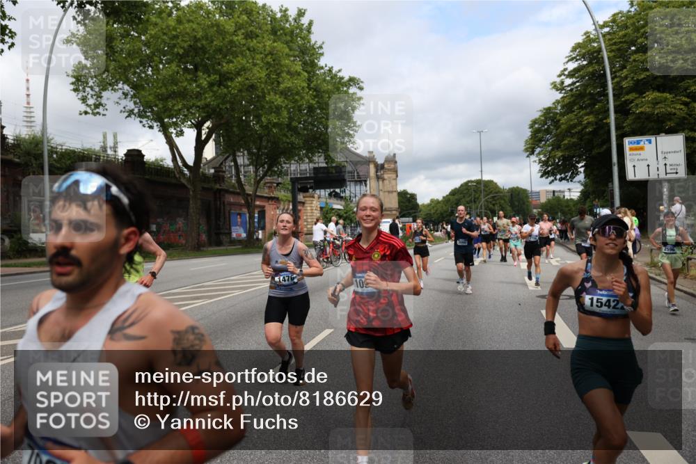 29.06.2025 - hella hamburg halbmarathon Yannick Fuchs http://msf.ph/oto/8186629 29.06.2025 10:43:37 20KM 1094, 1342, 1381, 1476, 2013, 2504, 2516, 2592, 2596, 2706, 2878, 2889, 2937, 3060, 3692, 4017, 4832, 5460, 6115, 6158, 7067, 7297, 7332, 8112, 8437, 8821, 9038, 9126, 9200, 9213, 9463, 9619, 9649, 9695, 9924, 9965, 10184, 11340, 11519, 11819, 11977, 12035, 12094, 12271, 12421, 12670, 13233, 13688, 13690, 14526, 15422, 15523, 16114, 16627, 16653, 16731, 16891, 17753, 17908, 18058, 18842, 18926, 19109 meine-sportfotos.de