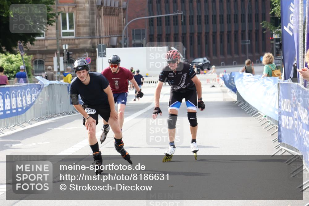 29.06.2025 - hella hamburg halbmarathon Strokosch-Dieckow http://msf.ph/oto/8186631 29.06.2025 09:26:56 Ziel 20220, 20281, 20283 meine-sportfotos.de