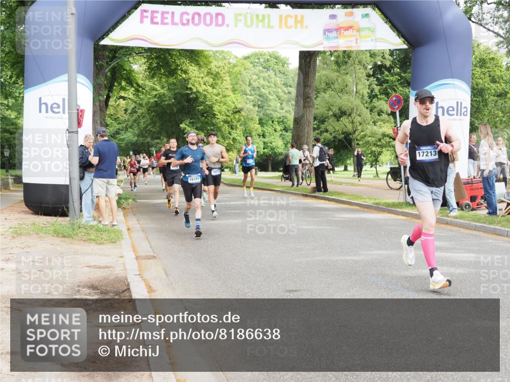 29.06.2025 - hella hamburg halbmarathon MichiJ http://msf.ph/oto/8186638 29.06.2025 10:19:00 Zwischen KM18-KM19 12287, 17213, 18874 meine-sportfotos.de