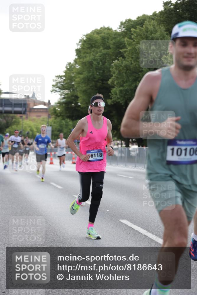 29.06.2025 - hella hamburg halbmarathon Jannik Wohlers http://msf.ph/oto/8186643 29.06.2025 09:43:59 Lombardsbrücke 2879, 3075, 5344, 7793, 8975, 9079, 10106, 10173, 10655, 10790, 11877, 13779, 14828, 15655, 16118, 17258 meine-sportfotos.de