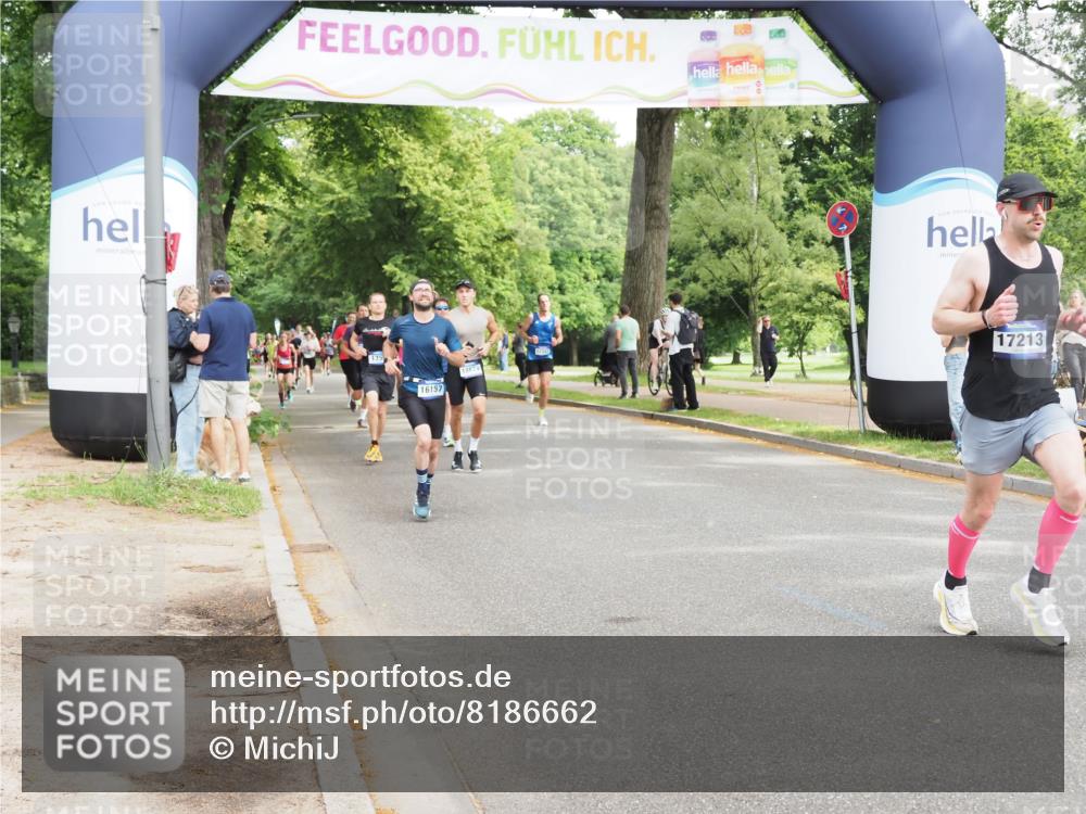 29.06.2025 - hella hamburg halbmarathon MichiJ http://msf.ph/oto/8186662 29.06.2025 10:19:00 Zwischen KM18-KM19 12287, 17213, 18874 meine-sportfotos.de