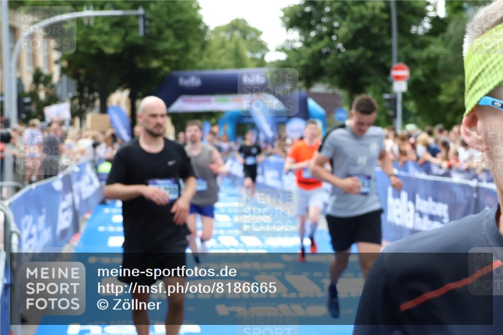 29.06.2025 - hella hamburg halbmarathon Zöllner http://msf.ph/oto/8186665 29.06.2025 10:43:16 Ziel 1675, 7026, 7093, 10251, 11177, 12153, 15255, 15706, 16314, 16997, 18304 meine-sportfotos.de