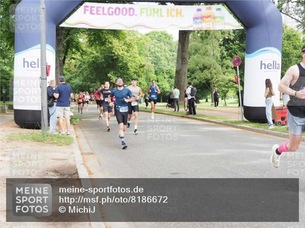 29.06.2025 - hella hamburg halbmarathon MichiJ http://msf.ph/oto/8186672 29.06.2025 10:19:00 Zwischen KM18-KM19 12287, 17213, 18874 meine-sportfotos.de