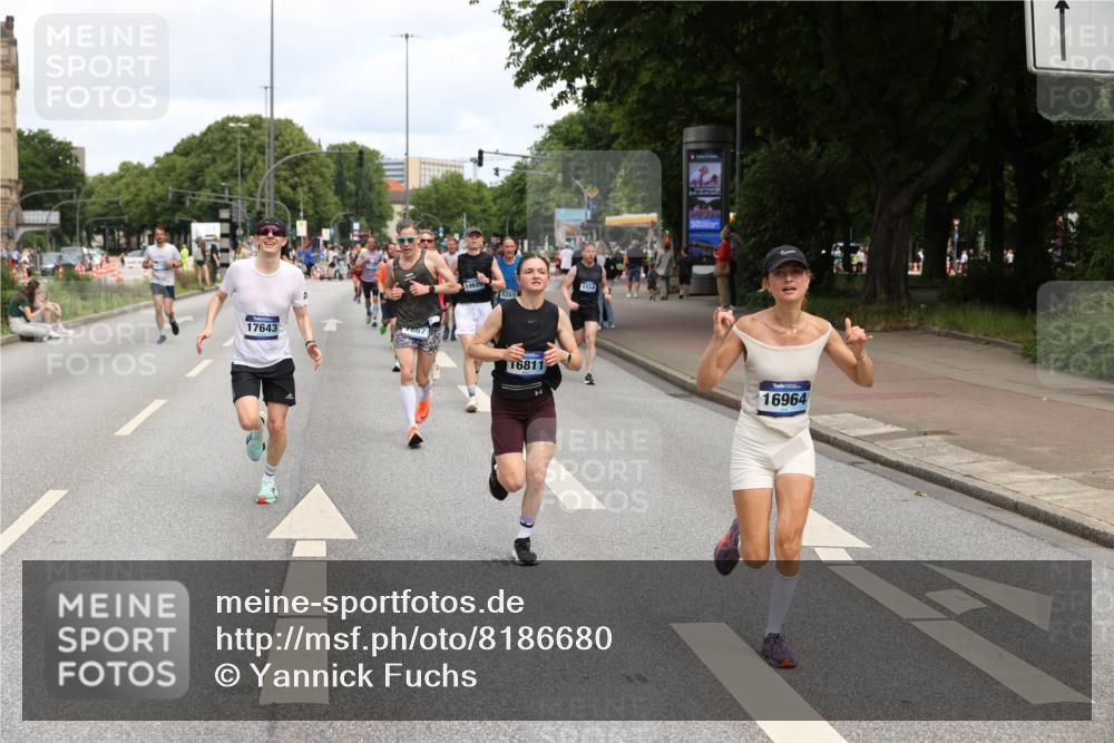 29.06.2025 - hella hamburg halbmarathon Yannick Fuchs http://msf.ph/oto/8186680 29.06.2025 10:29:59 20KM 57, 1344, 1562, 4050, 4740, 4944, 5269, 5554, 6704, 7466, 7867, 8901, 10771, 11559, 11898, 12044, 12204, 12751, 14629, 14841, 14952, 15390, 15391, 16140, 16177, 16695, 16811, 16963, 16964, 17022, 17643, 17826, 18183, 18220, 18237 meine-sportfotos.de
