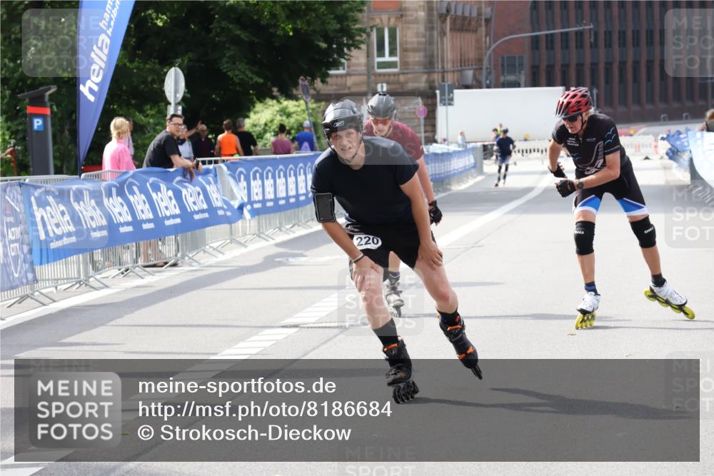 29.06.2025 - hella hamburg halbmarathon Strokosch-Dieckow http://msf.ph/oto/8186684 29.06.2025 09:26:57 Ziel 20220, 20281, 20283 meine-sportfotos.de