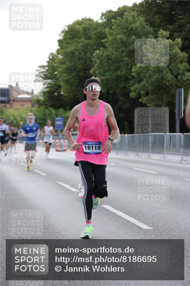 29.06.2025 - hella hamburg halbmarathon Jannik Wohlers http://msf.ph/oto/8186695 29.06.2025 09:43:59 Lombardsbrücke 2879, 3075, 5344, 7793, 8975, 9079, 10106, 10173, 10655, 10790, 11877, 13779, 14828, 15655, 16118, 17258 meine-sportfotos.de