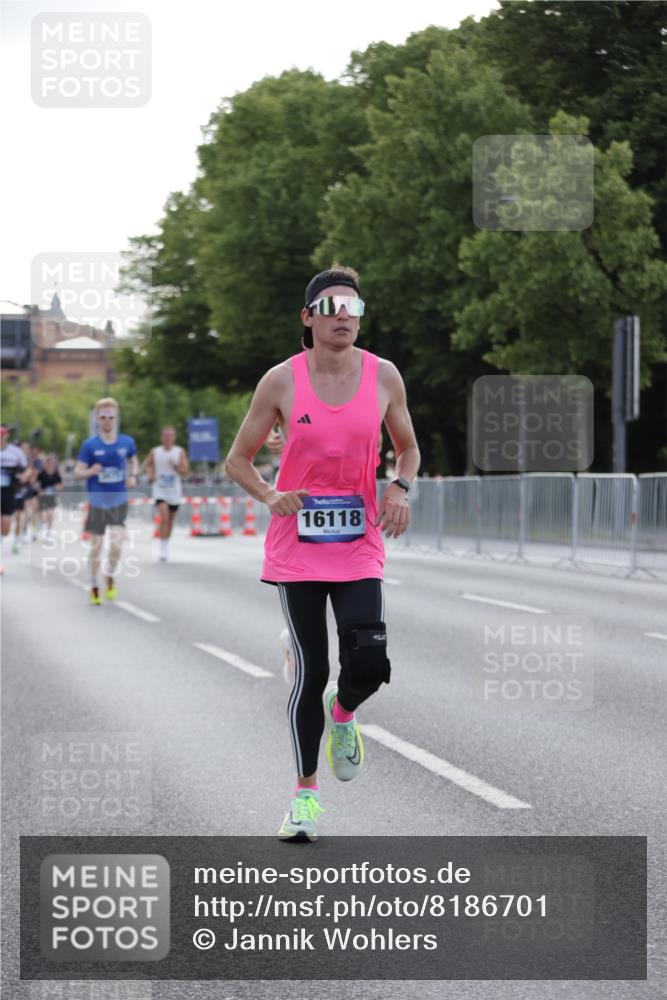 29.06.2025 - hella hamburg halbmarathon Jannik Wohlers http://msf.ph/oto/8186701 29.06.2025 09:43:59 Lombardsbrücke 2879, 3075, 5344, 7793, 8975, 9079, 10106, 10173, 10655, 10790, 11877, 13779, 14828, 15655, 16118, 17258 meine-sportfotos.de