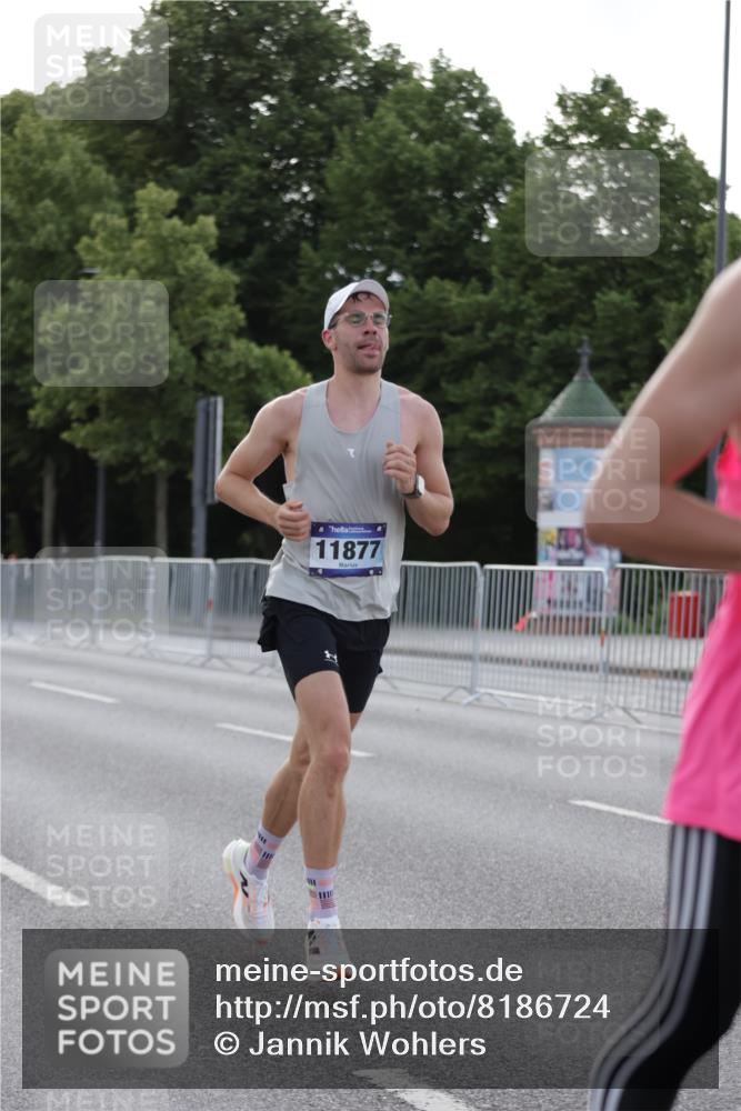 29.06.2025 - hella hamburg halbmarathon Jannik Wohlers http://msf.ph/oto/8186724 29.06.2025 09:44:01 Lombardsbrücke 2879, 3075, 3968, 5344, 7793, 8975, 9079, 10106, 10173, 10790, 11877, 13779, 14828, 15655, 16118, 17258, 19114 meine-sportfotos.de