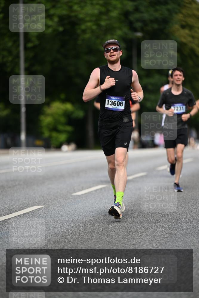 29.06.2025 - hella hamburg halbmarathon Dr. Thomas Lammeyer http://msf.ph/oto/8186727 29.06.2025 09:47:27 Kennedybrücke 1122, 1953, 3968, 5308, 5344, 7231, 7793, 8975, 9047, 9079, 10106, 10173, 10790, 11150 meine-sportfotos.de