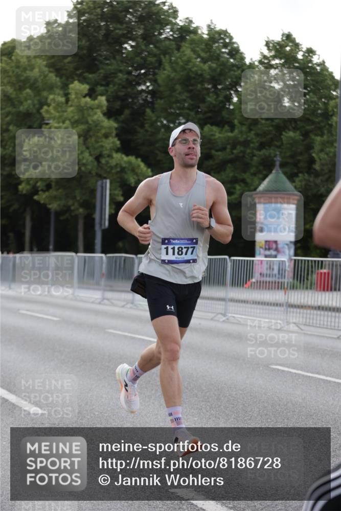 29.06.2025 - hella hamburg halbmarathon Jannik Wohlers http://msf.ph/oto/8186728 29.06.2025 09:44:01 Lombardsbrücke 2879, 3075, 3968, 5344, 7793, 8975, 9079, 10106, 10173, 10790, 11877, 13779, 14828, 15655, 16118, 17258, 19114 meine-sportfotos.de