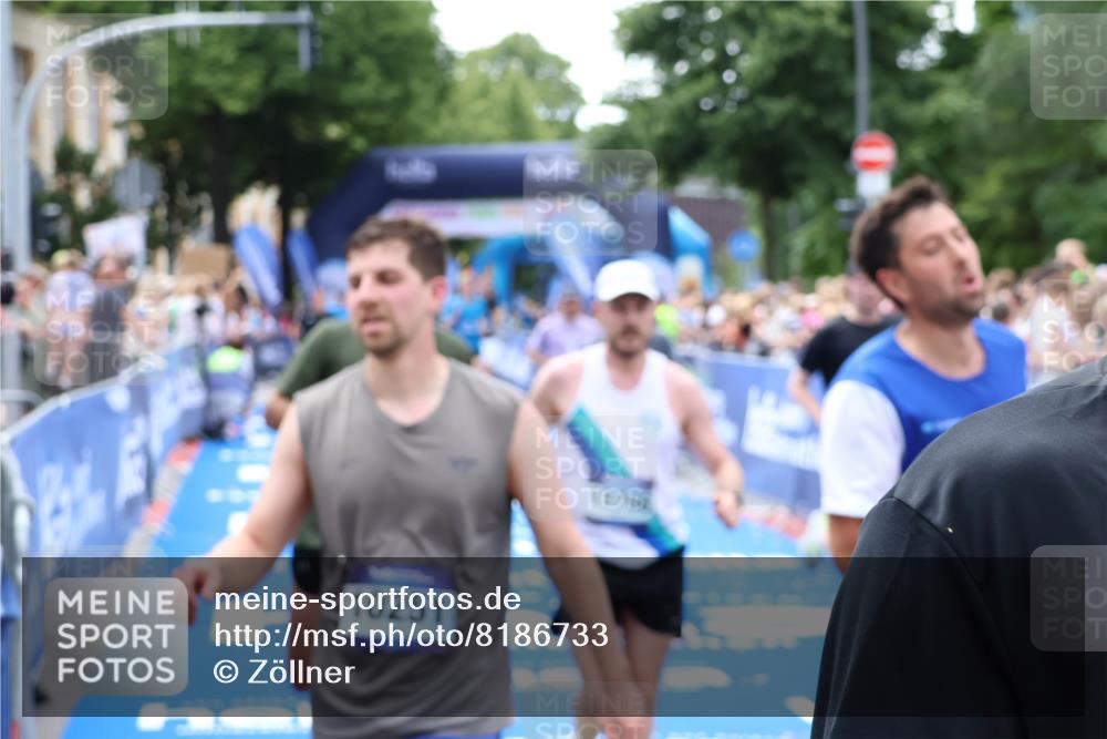 29.06.2025 - hella hamburg halbmarathon Zöllner http://msf.ph/oto/8186733 29.06.2025 10:43:19 Ziel 1675, 3109, 3124, 3146, 7026, 7093, 10099, 15706, 16314, 16997, 18304 meine-sportfotos.de